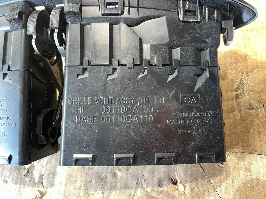 Вентилационна Решетка Парно 66110CA110 Toyota GT86 2018 Subaru BRZ