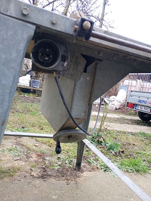 Circular cu masa 220v