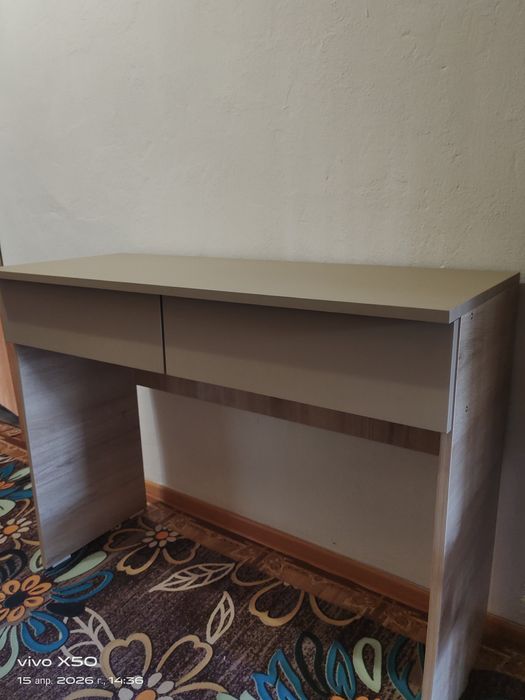 Продам новый туалетный столик