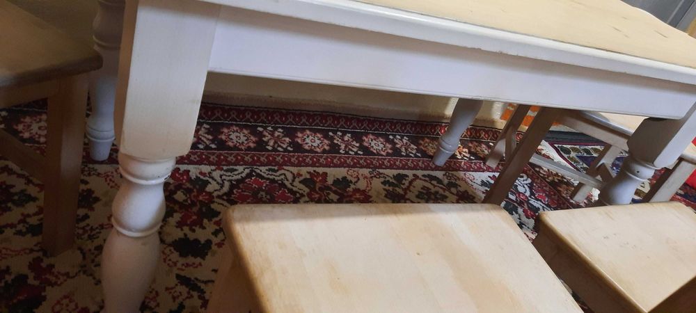 Masa cu 4 scaune lemn masiv