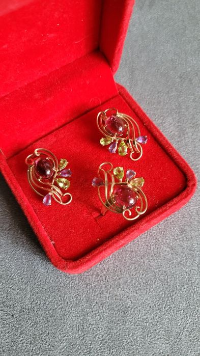 Золотые наборы серьги и кольца