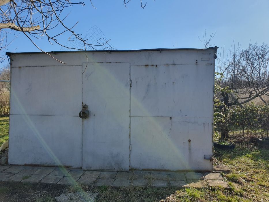 Vand baracă metalica