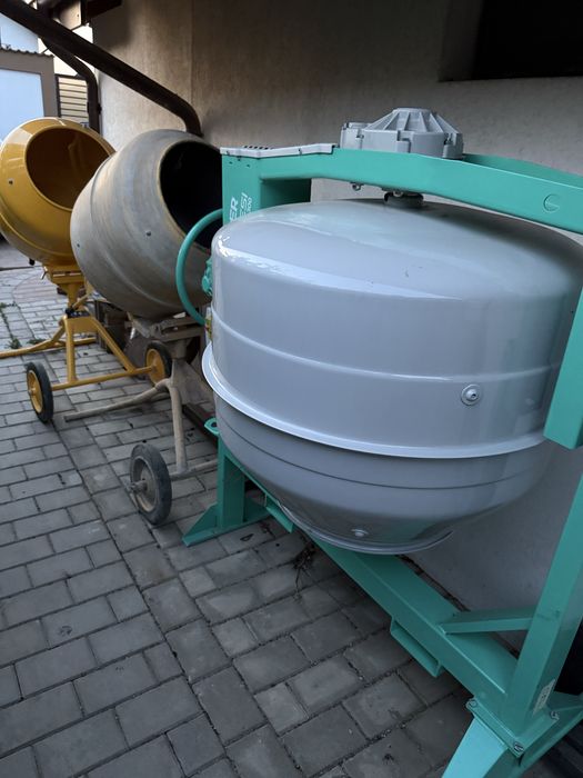 Inchiriez Betoniera 230 litri si 300 litri