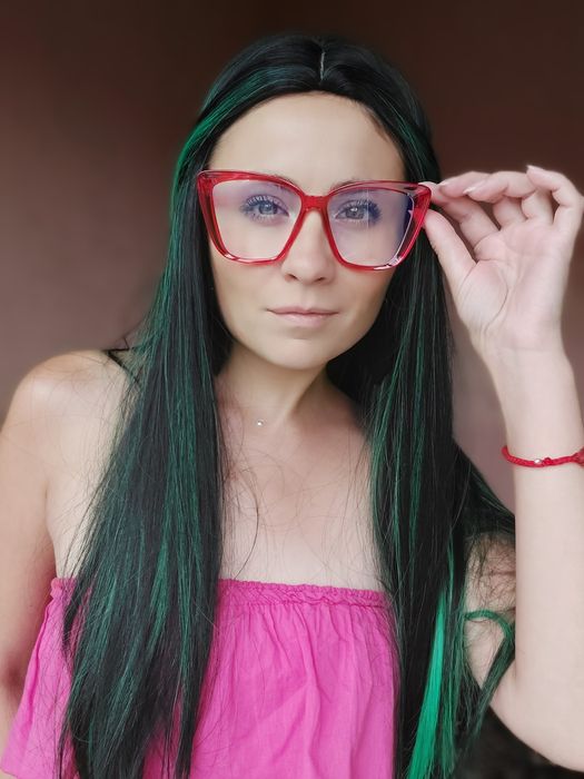 Продам парики из искусственных волос.