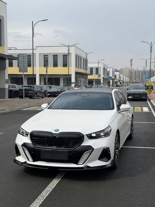 Bmw i5 35L 2024 +dop opton bu oddiy 35L emas!!! Body kit bonus
