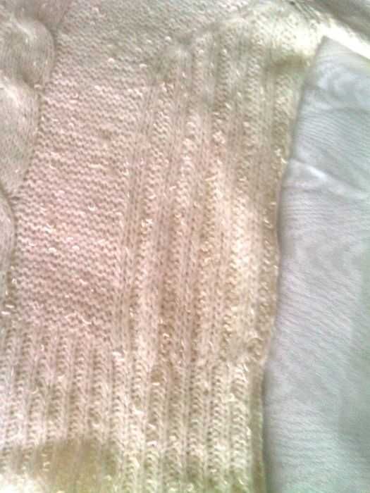 Поло блузи в бяло и черно с вълна и коприна