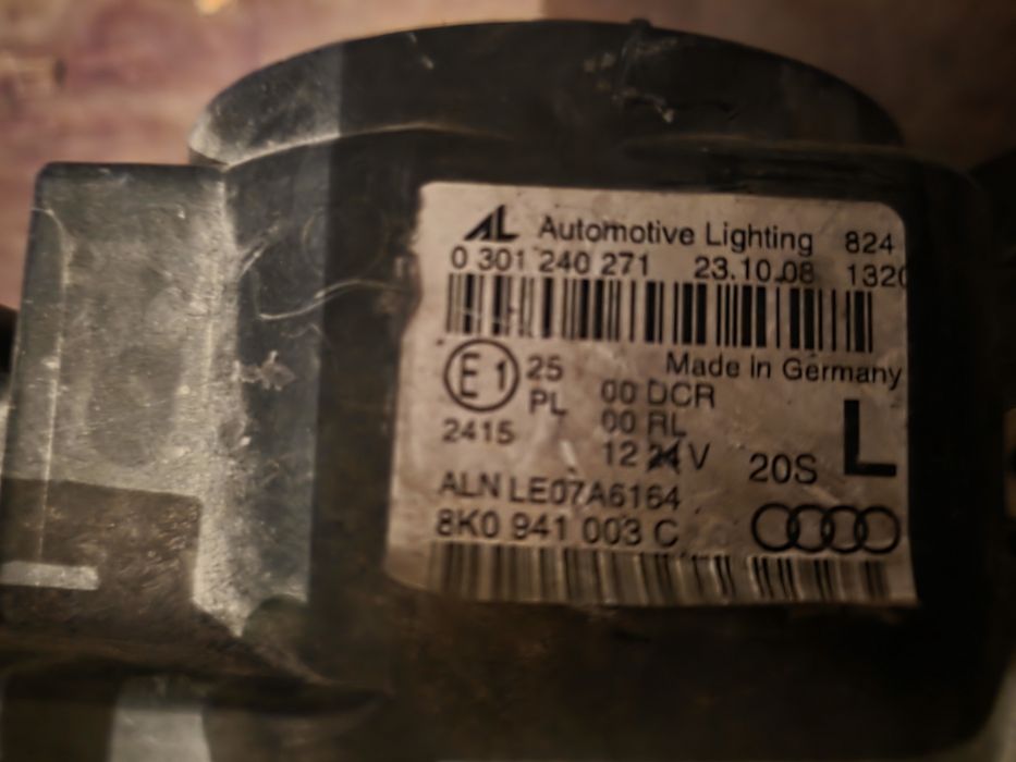 Far stanga Audi A4 B8  xenon