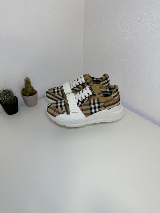 Burberry (PREMIUM)