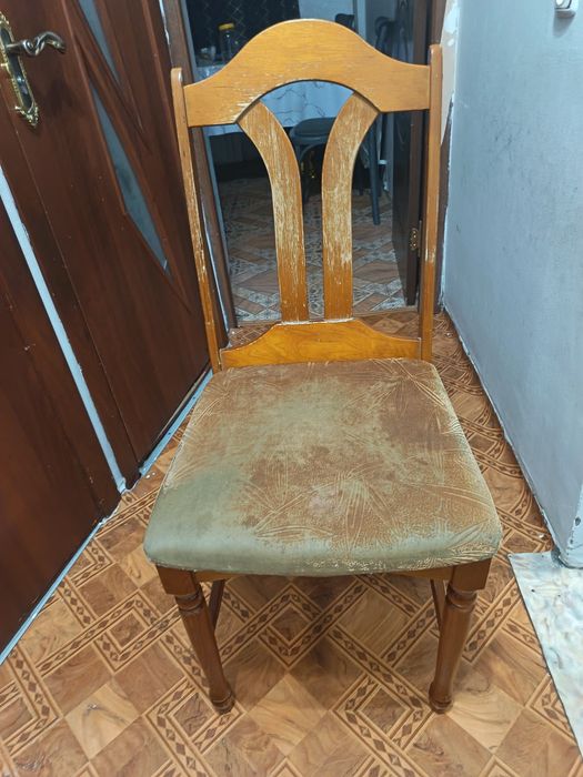 Продам стул оранжевого цвета