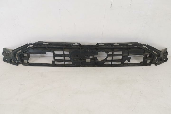 Ауди А6 / Audi A6 Централна решетка, предна броня, носач/поддръжка