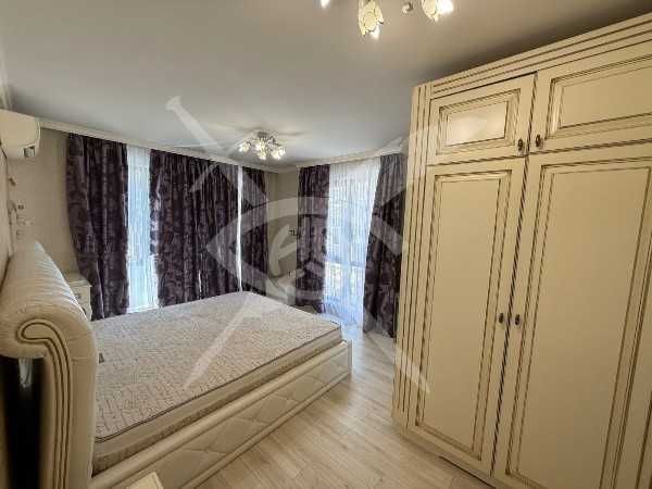 Продава се Четиристаен апартамент в Бургас, Център - 142 кв.м за 1868 €/кв.м - Снимка #8