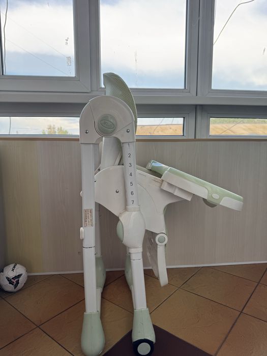 Детский стульчик для кормления