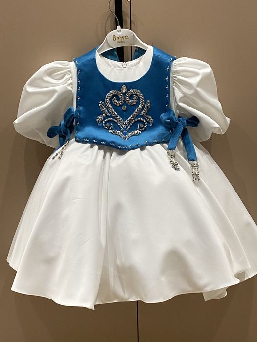 Продается платье, и жилет с тақия