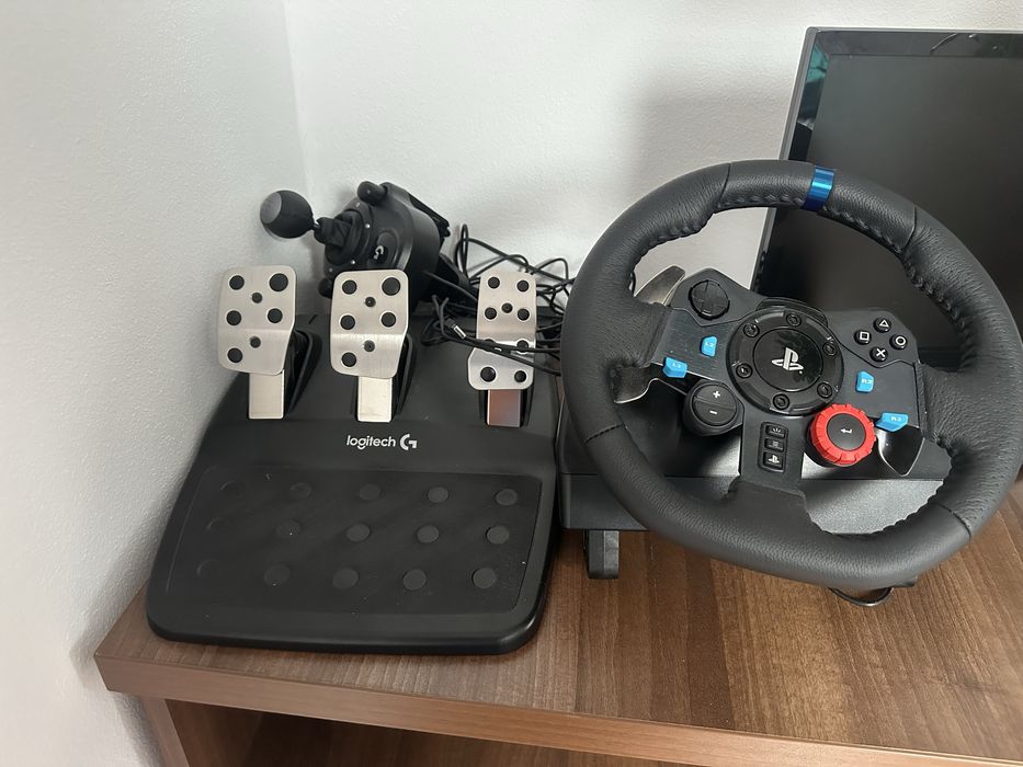 Vand volan de gaming logitech g29+pedale si schimbator