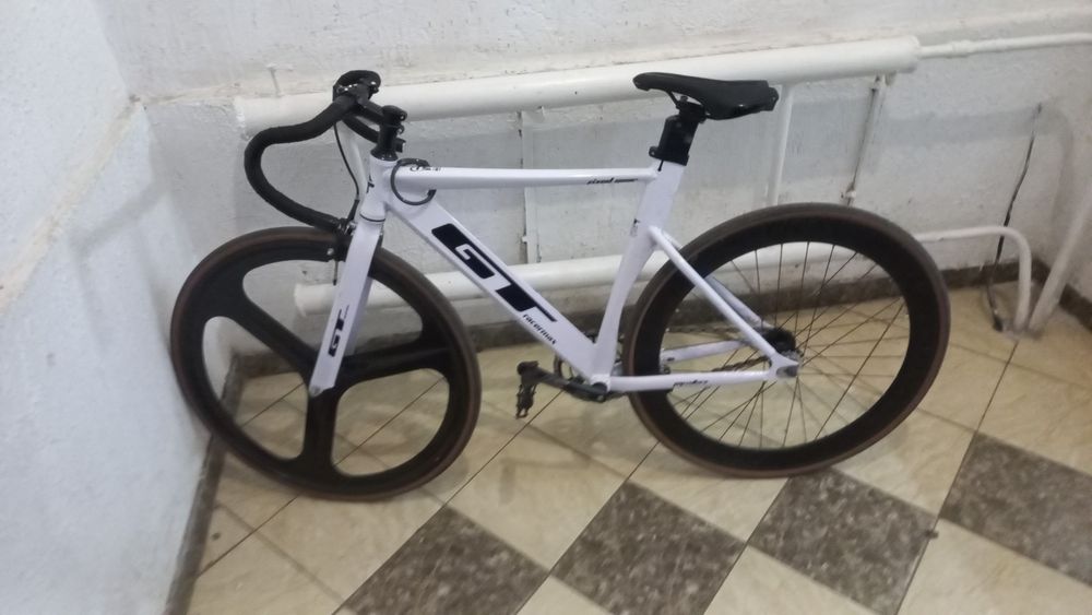 Срочно продаётся фикс GT