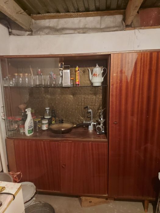 Продам     сервант