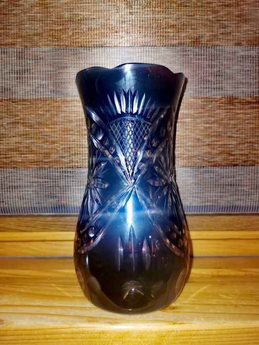 Антикварена кристална ваза червено черена рядка BAZAU PERLA LUX