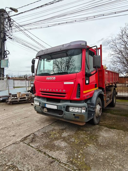 IVECO EUROCARGO cu bena basculanta pe 3 parti si prelata, Volum 6 mc