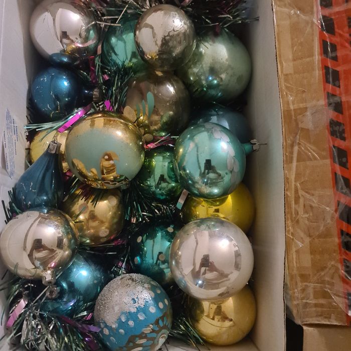 Елочные стеклянные игрушки