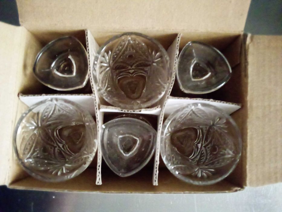 Набор рюмок в коробке