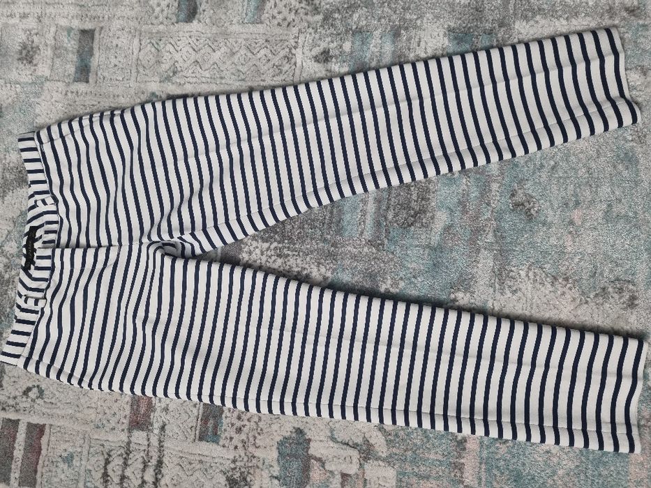 Vand pantaloni de dama