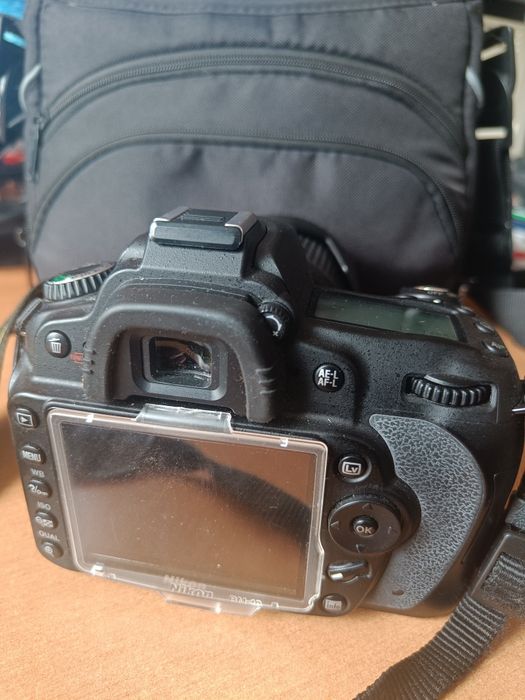 Nikon D90 и обектив Nikkor AF-S 18-105 DX