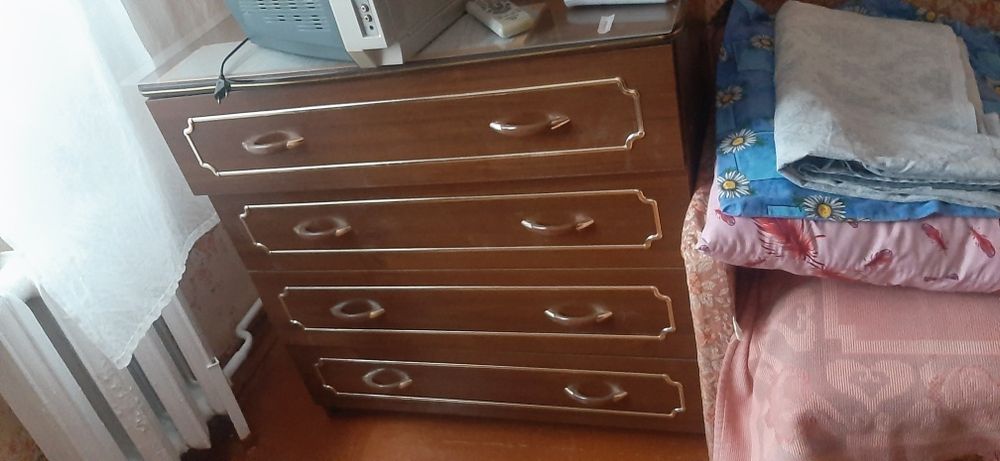 Отдам бесплатно старые шкафы