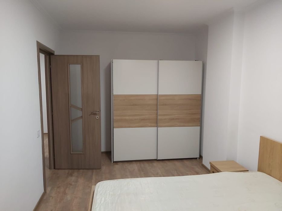 Vand ap 2 camere + parcare ext. zona Razoare