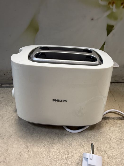Бял тостер Philips