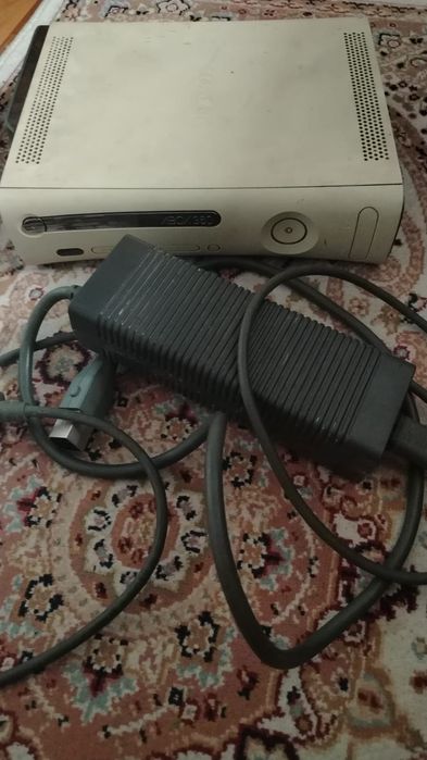 Xbox 360 и блок питания