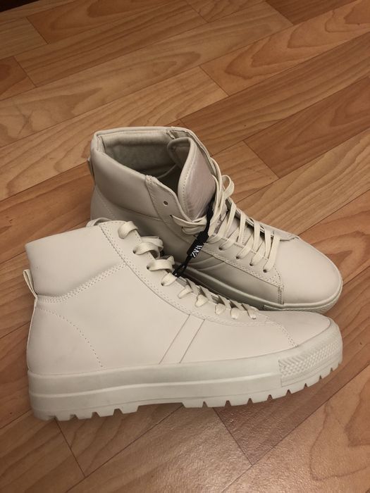 Ботинки Zara.