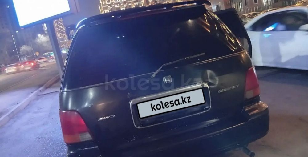 Срочно продам машину минивэн