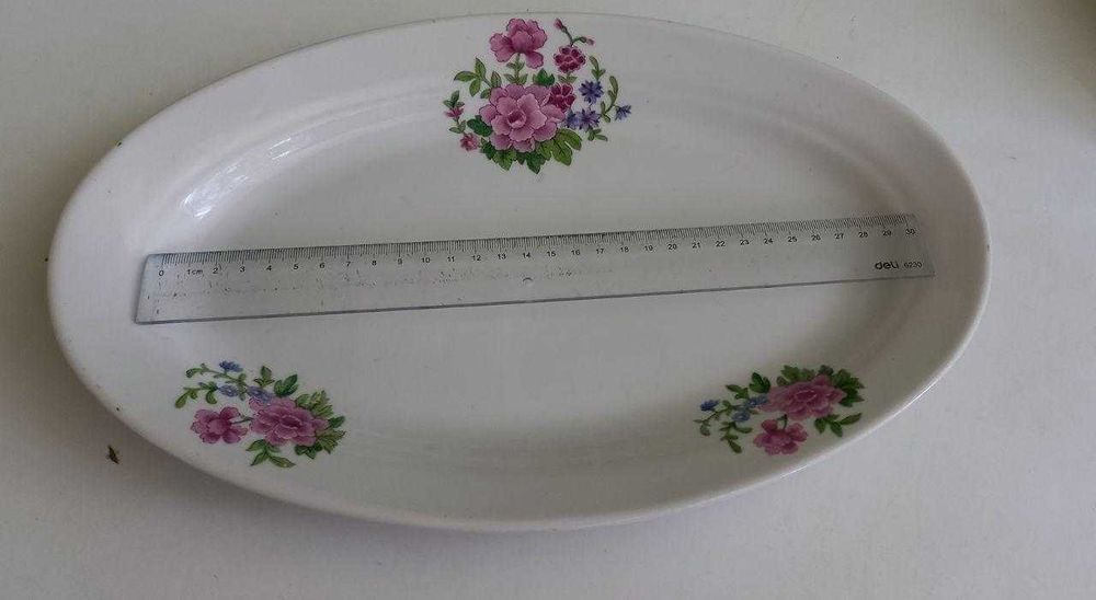 Большие фарфоровые блюда