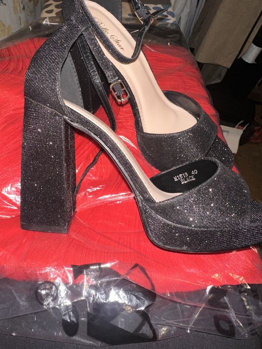 Pantofi negri de ocazie