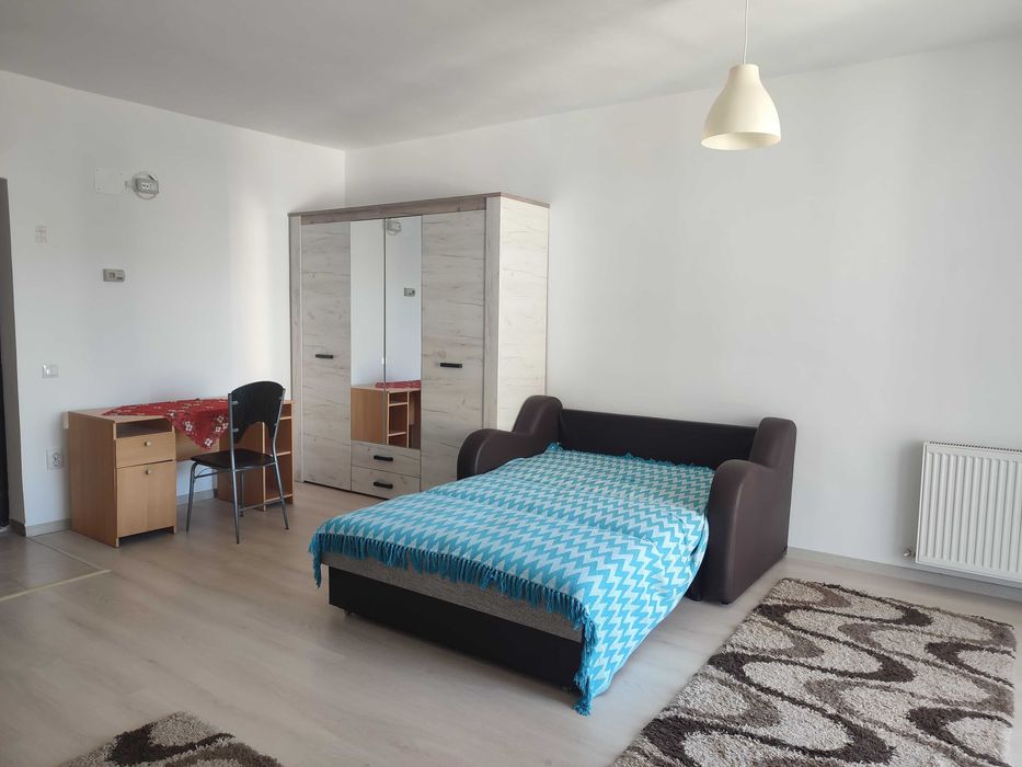 Închiriez apartament cu o cameră, Str. Florilor, 34 mp (+6 mp terasă), 300 euro