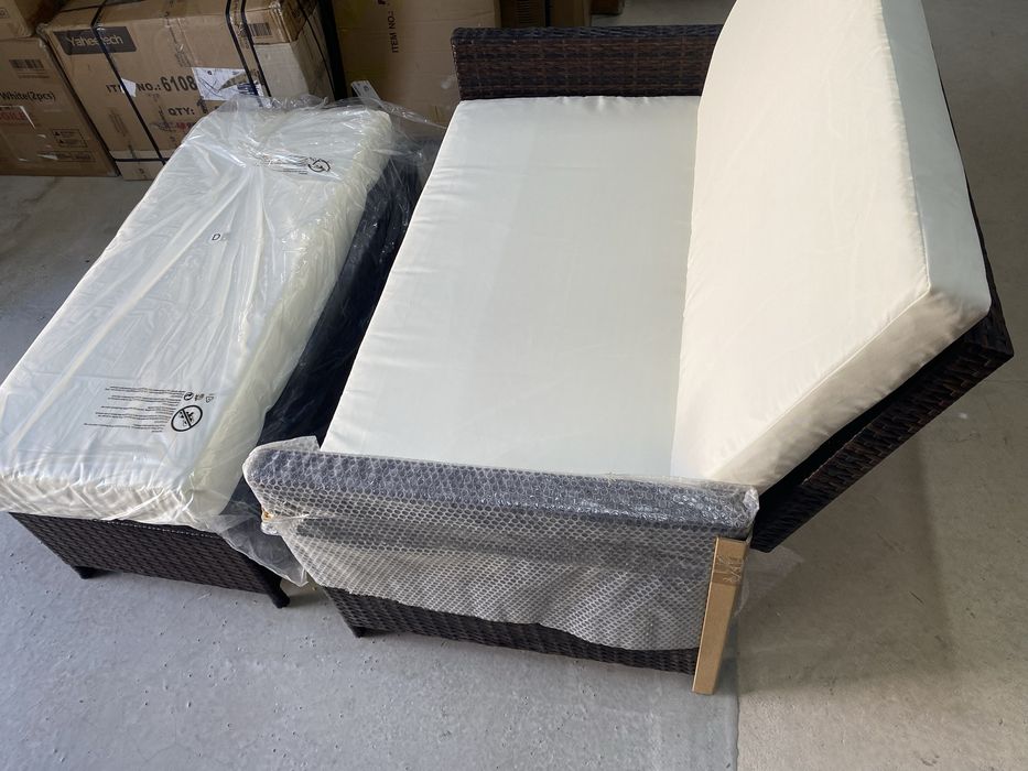 Градински диван с опция сън + масичка с място за съхранение