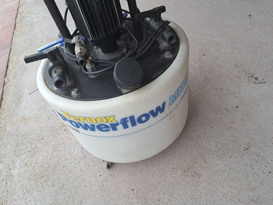 Машина за почистване/промиване на парна инсталация Fernox MK 3