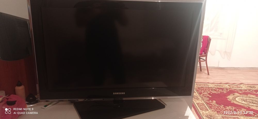 Продам телевизор Самсунг ЖК 80см