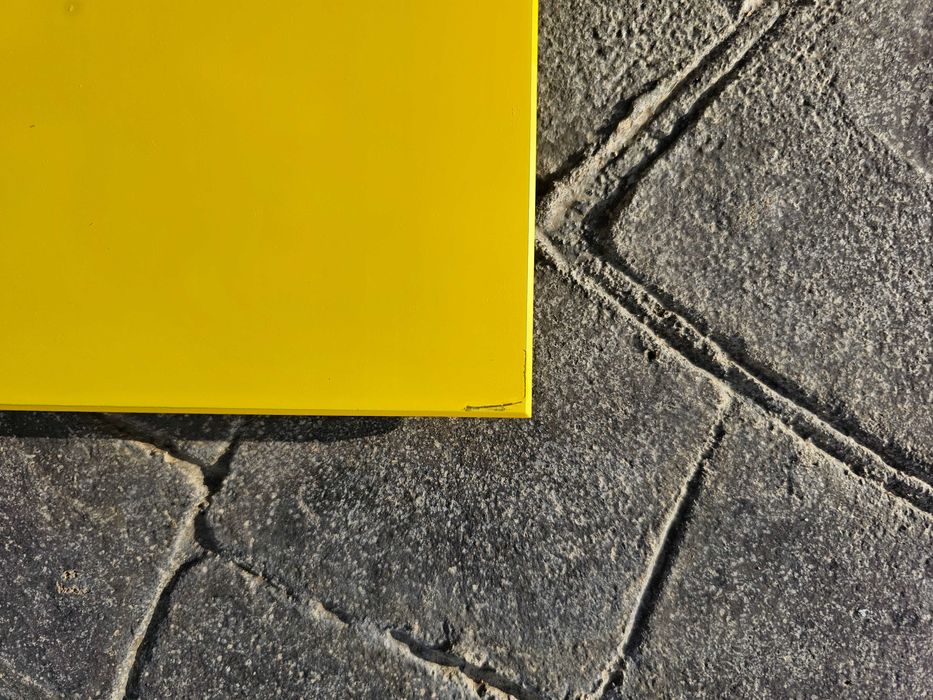 Vand o bucata de sticla securizata