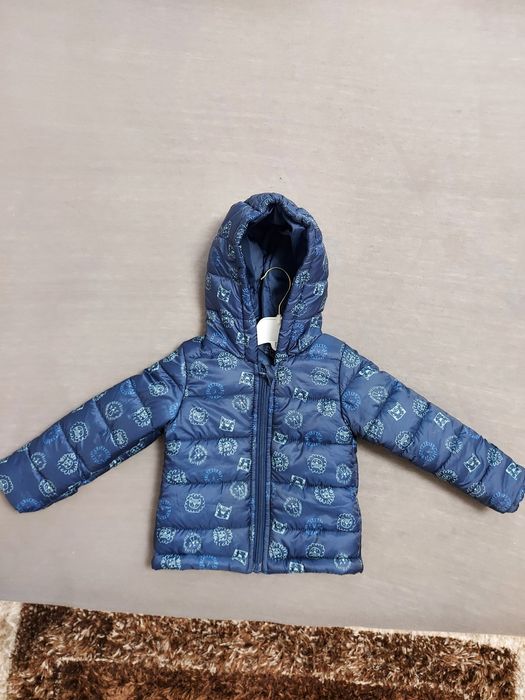 Vând geaca bebelusi în stare excelenta