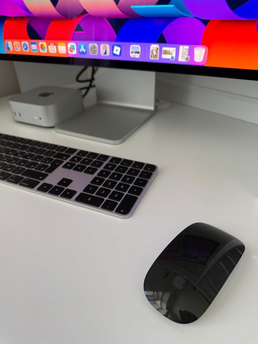 Mac mini m4 + Apple Studio Display + Apple Keyboard + Magic Mouse
