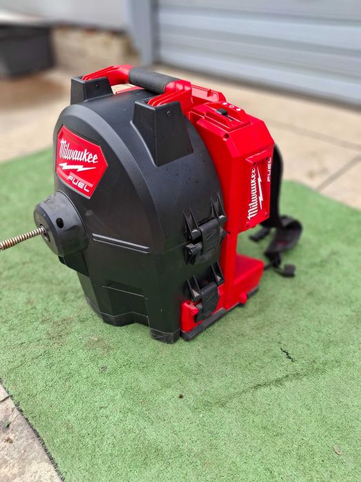 Машина за почистване на тръби и канали MILWAUKEE M18