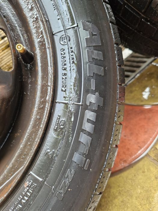 Set 4 roti iarna cu anvelope NOI pt Vw polo, ibizza, Fabia,