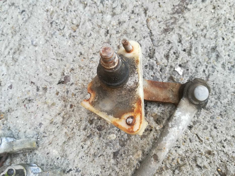 Nissan Navara Нисан Навара рамена механизъм предни чистачки