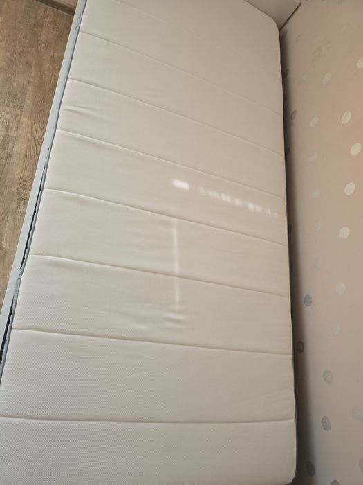 Pat de o persoana Ikea Vihals cu saltea 90x200