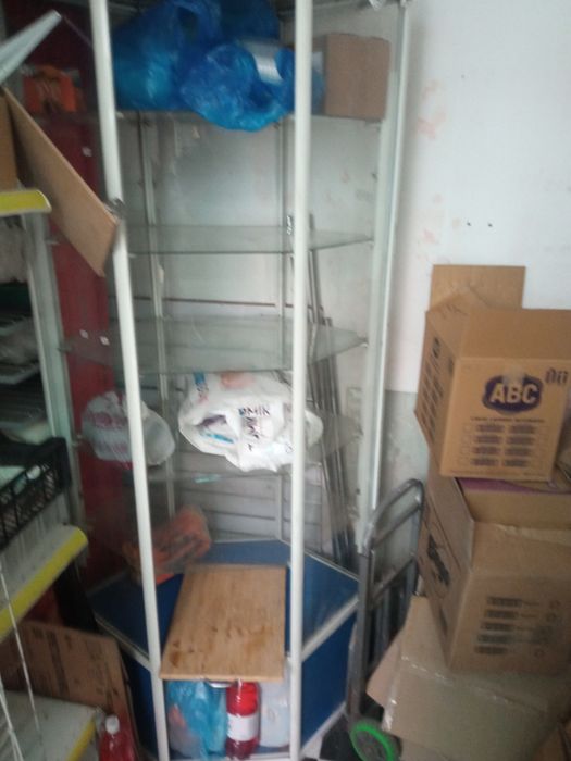 Витрина стеклянная