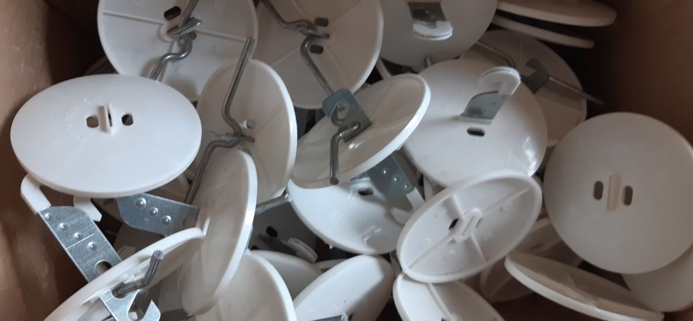 Крючки для монтажа люстр