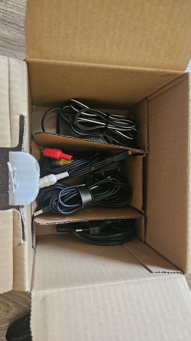 Нова Sony handycam hdr-cx130e