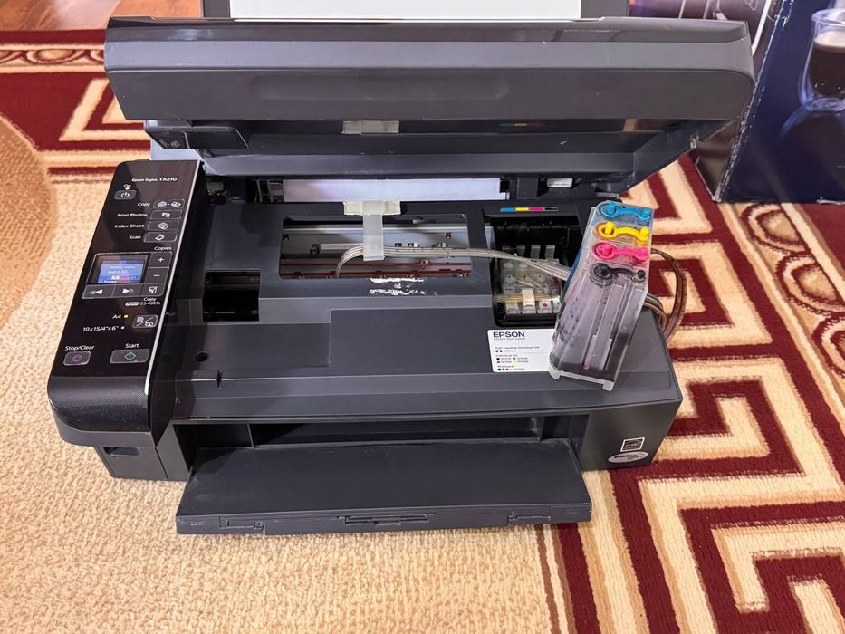 Продается цветной принтер EPSON