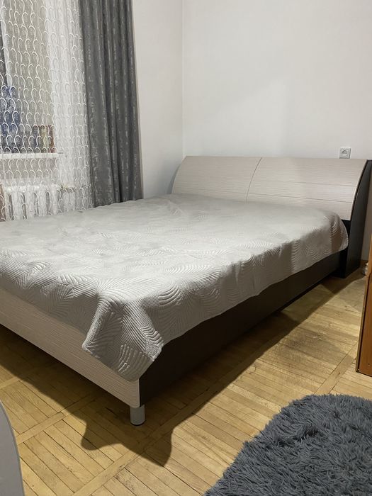 Продам кровать с матрасом